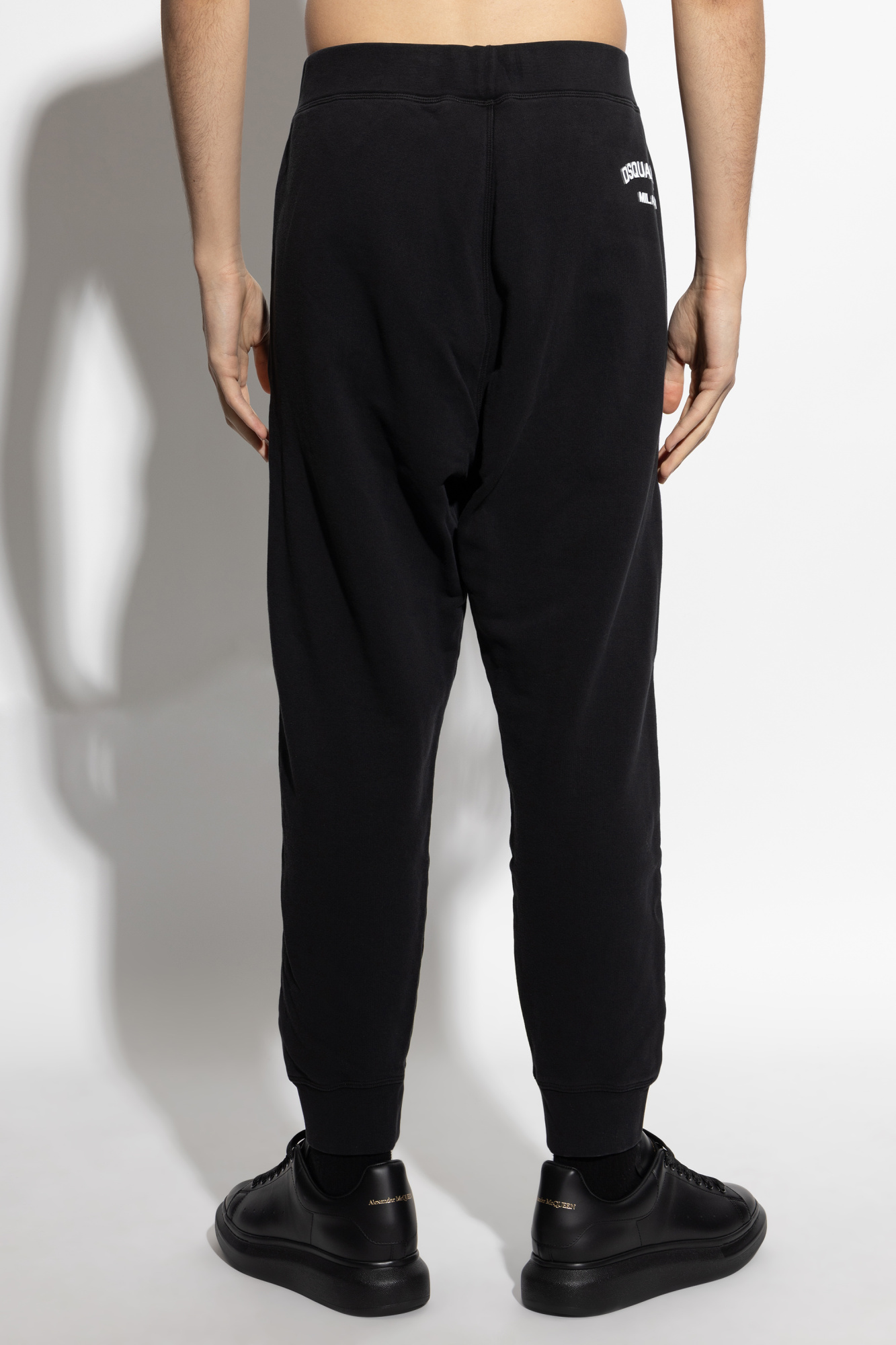 ★MUCENT★ Signature Heart Lettering Back Logo Sweatpants Un MUSINSA | MUCENT Rash Metal Logo Jogger Sweat Wide Pants (4